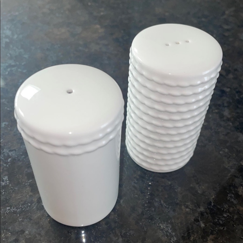 Kate Spade Wickford Salt & Pepper Set. NWOT